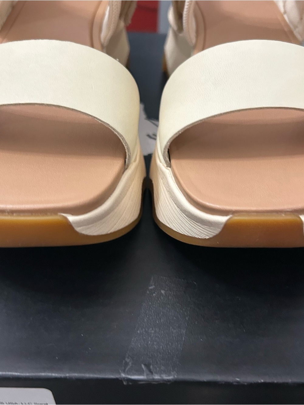 Sorel Cream and Tan Women's Sport Sandals Size 7.5 - Picture 4 of 6